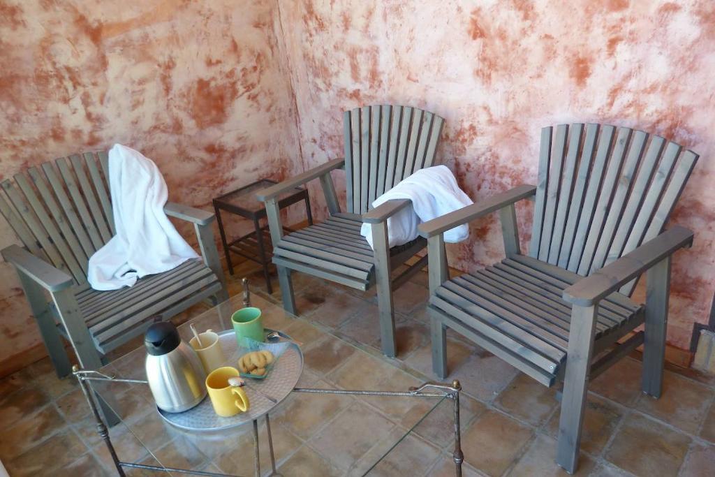 Le Mas De Pie Caud Bed & Breakfast Rognes Екстериор снимка