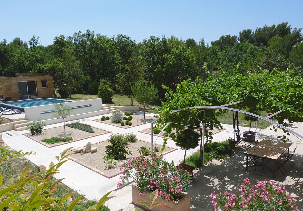 Le Mas De Pie Caud Bed & Breakfast Rognes Екстериор снимка