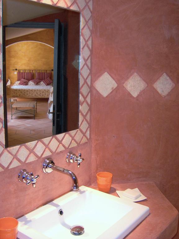 Le Mas De Pie Caud Bed & Breakfast Rognes Екстериор снимка