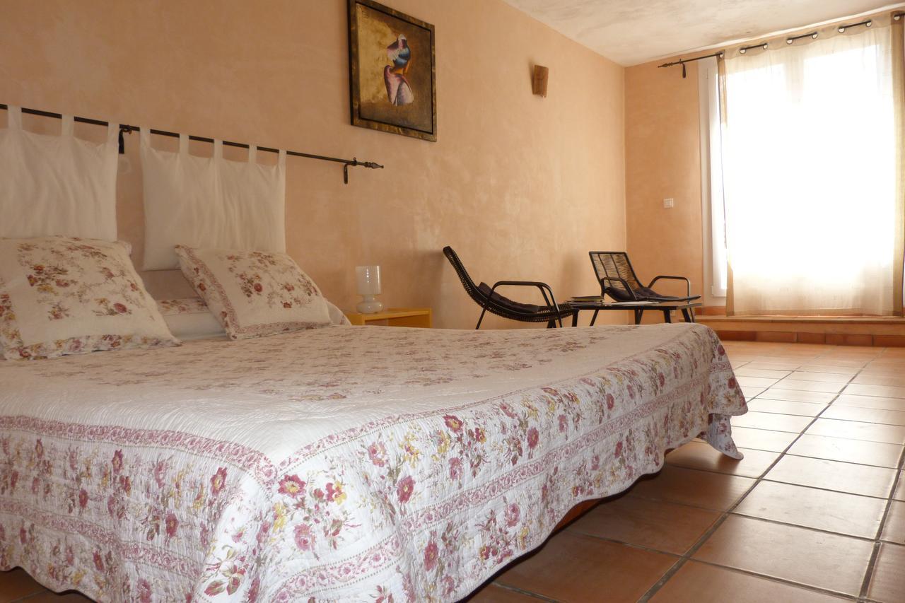 Le Mas De Pie Caud Bed & Breakfast Rognes Екстериор снимка